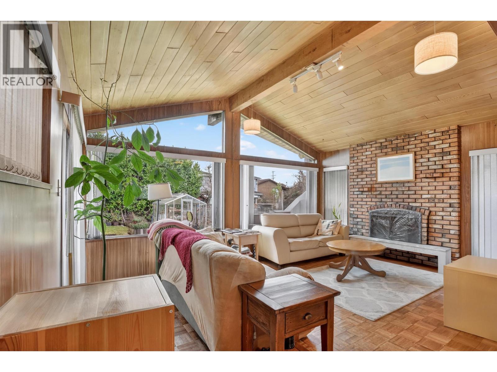 7290 11th Avenue, Burnaby, British Columbia  V3N 2M8 - Photo 7 - R3080785