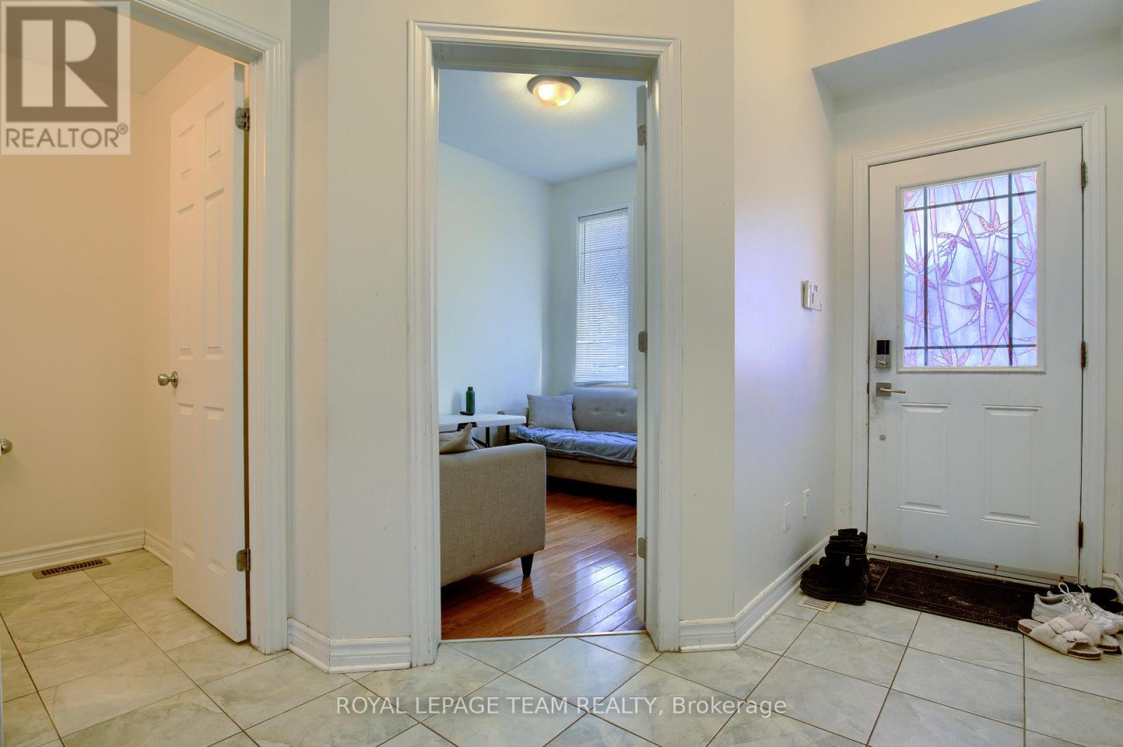 254 Moss Grove Street, Ottawa, Ontario  K2J 0B2 - Photo 2 - X12858426