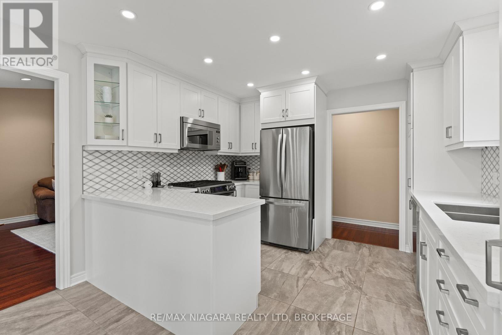 111 Pearson Road, Welland, Ontario  L3B 5N4 - Photo 11 - X12858414