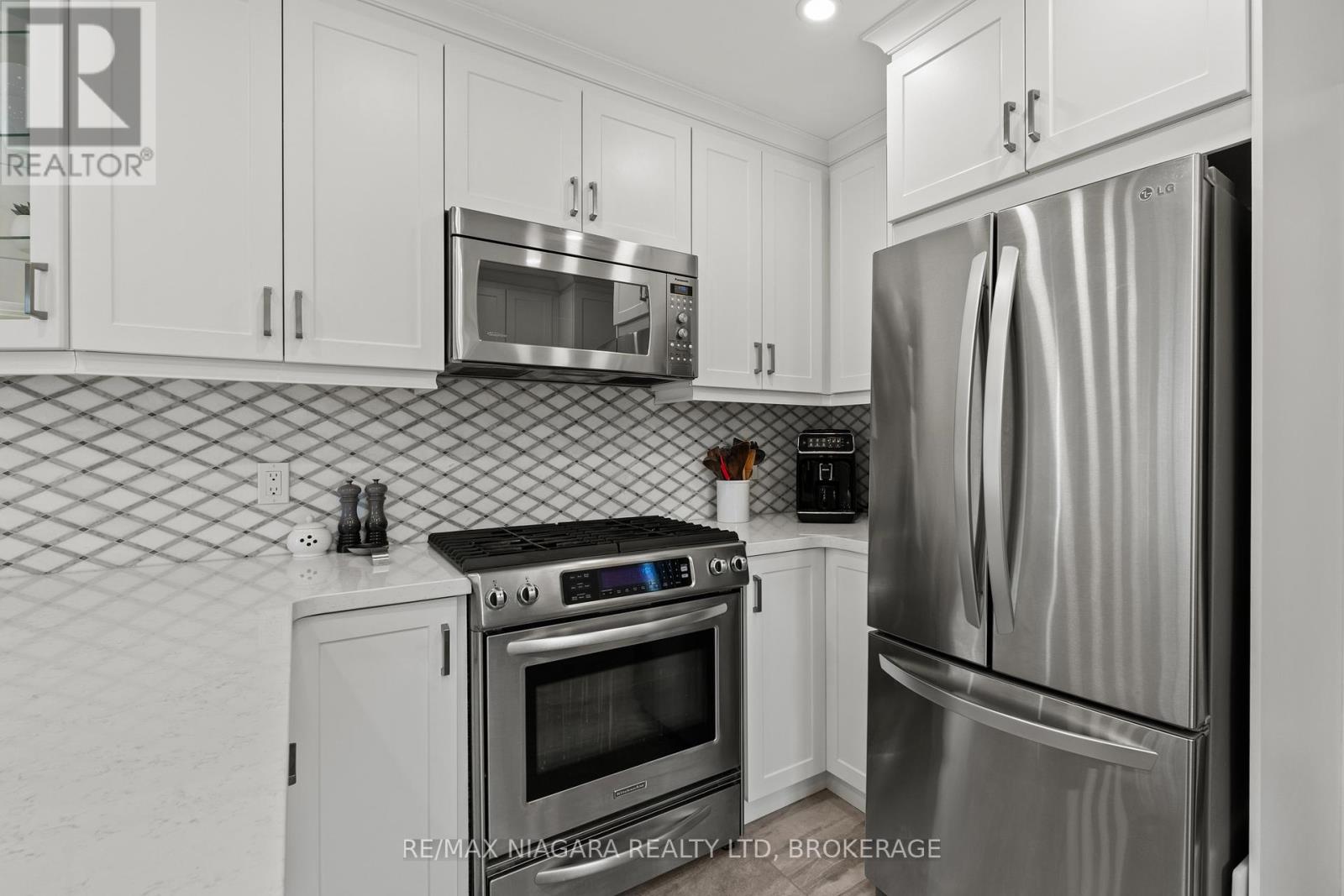 111 Pearson Road, Welland, Ontario  L3B 5N4 - Photo 12 - X12858414