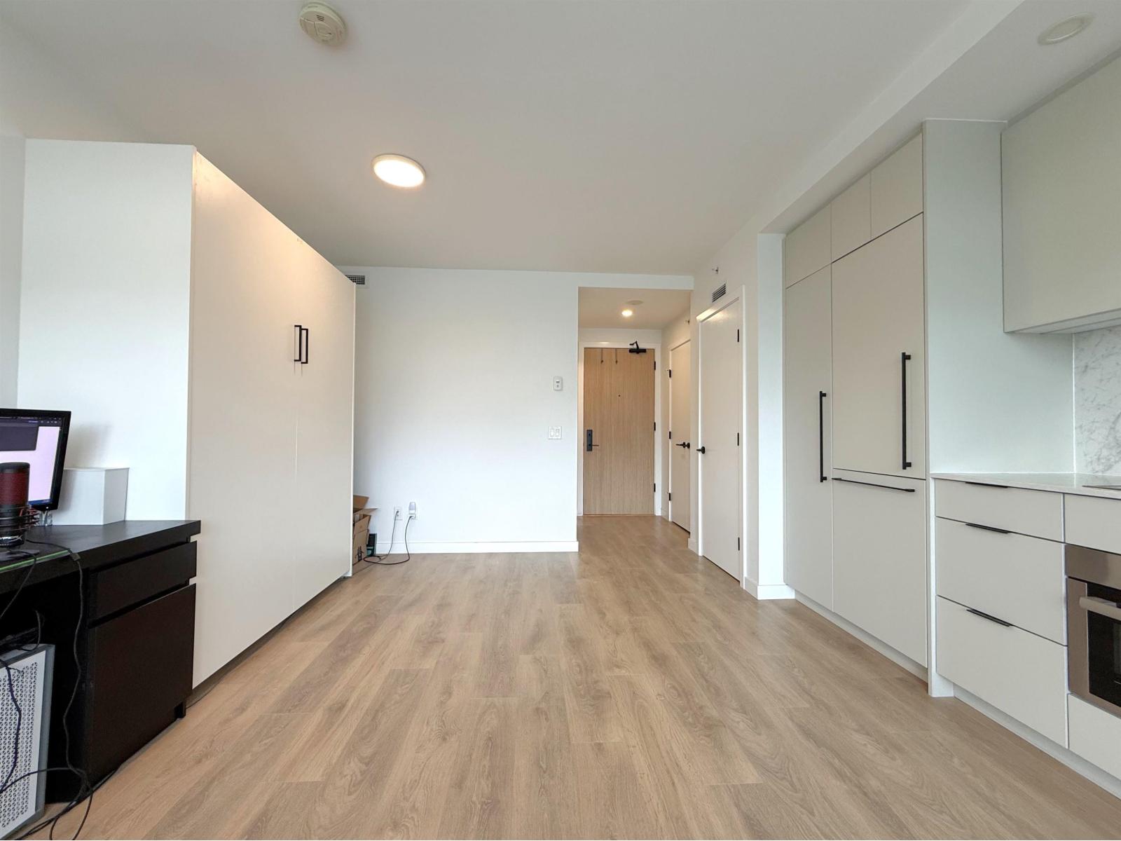 303 13685 102 Avenue, Surrey, British Columbia  V3T 0S2 - Photo 2 - R3087743