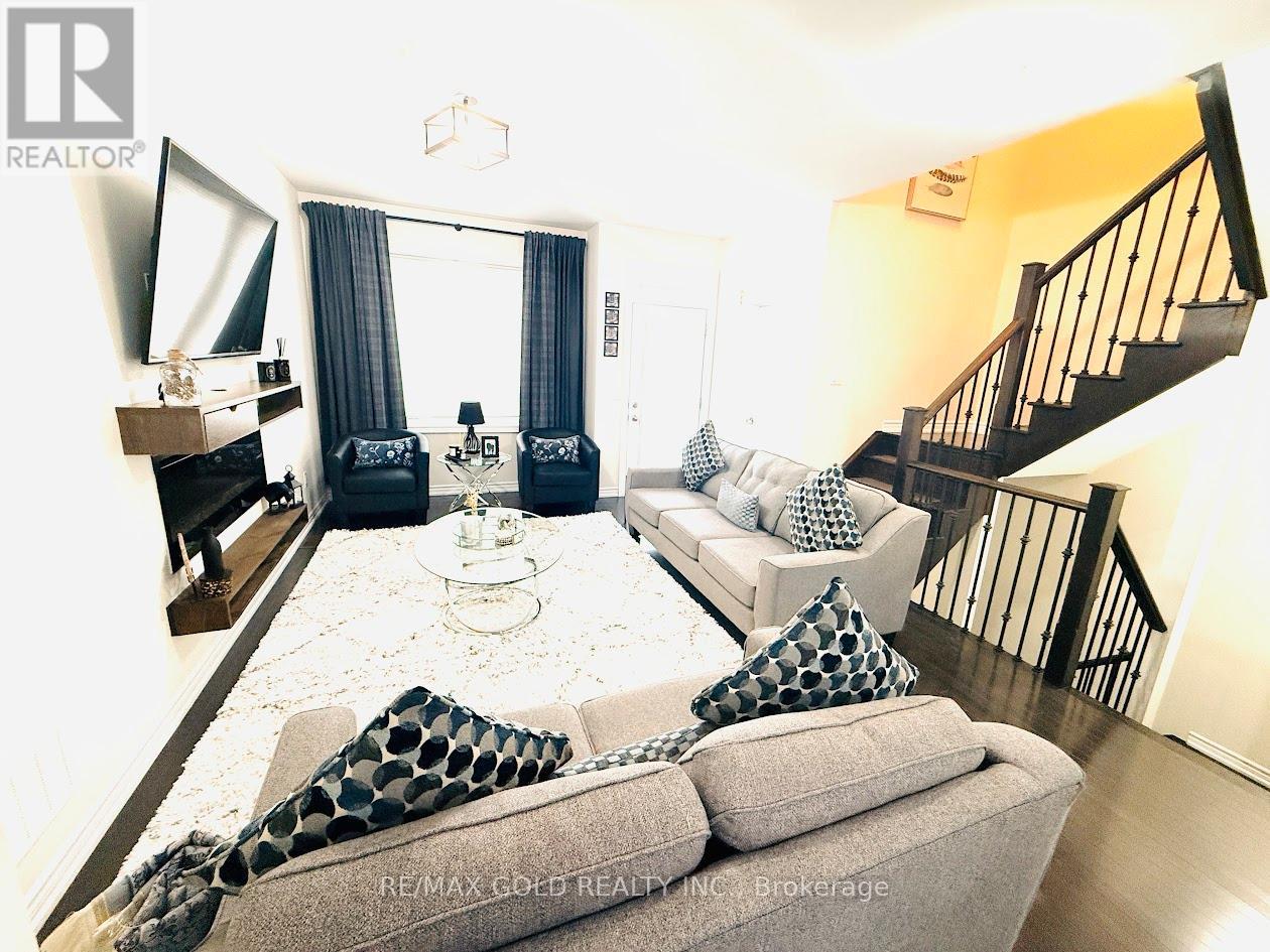 16 Slack Lane, Caledon, Ontario  L7C 4H2 - Photo 14 - W12858394