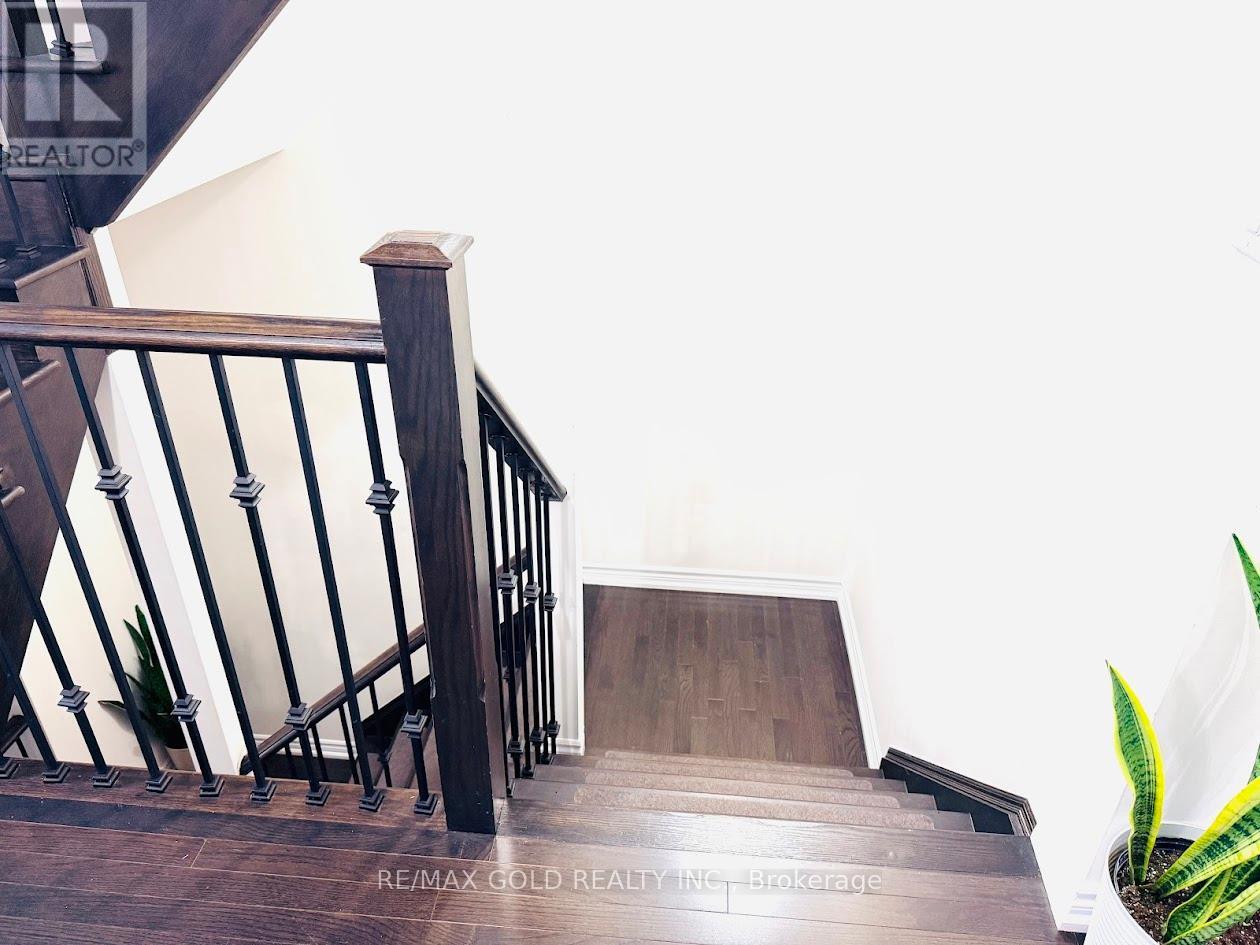 16 Slack Lane, Caledon, Ontario  L7C 4H2 - Photo 19 - W12858394