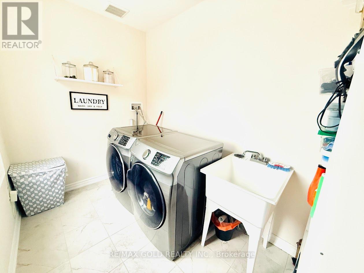 16 Slack Lane, Caledon, Ontario  L7C 4H2 - Photo 22 - W12858394