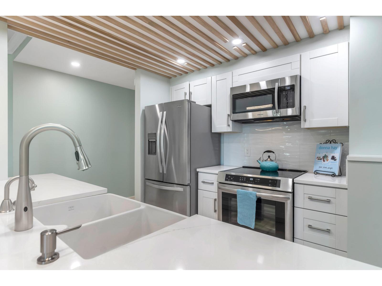 402 1480 Foster Street, White Rock, British Columbia  V4B 3X7 - Photo 5 - R3063540