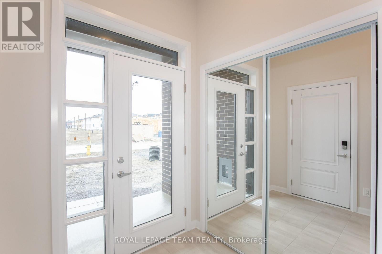 219 Invention Boulevard, Ottawa, Ontario  K2W 0K8 - Photo 2 - X12858440