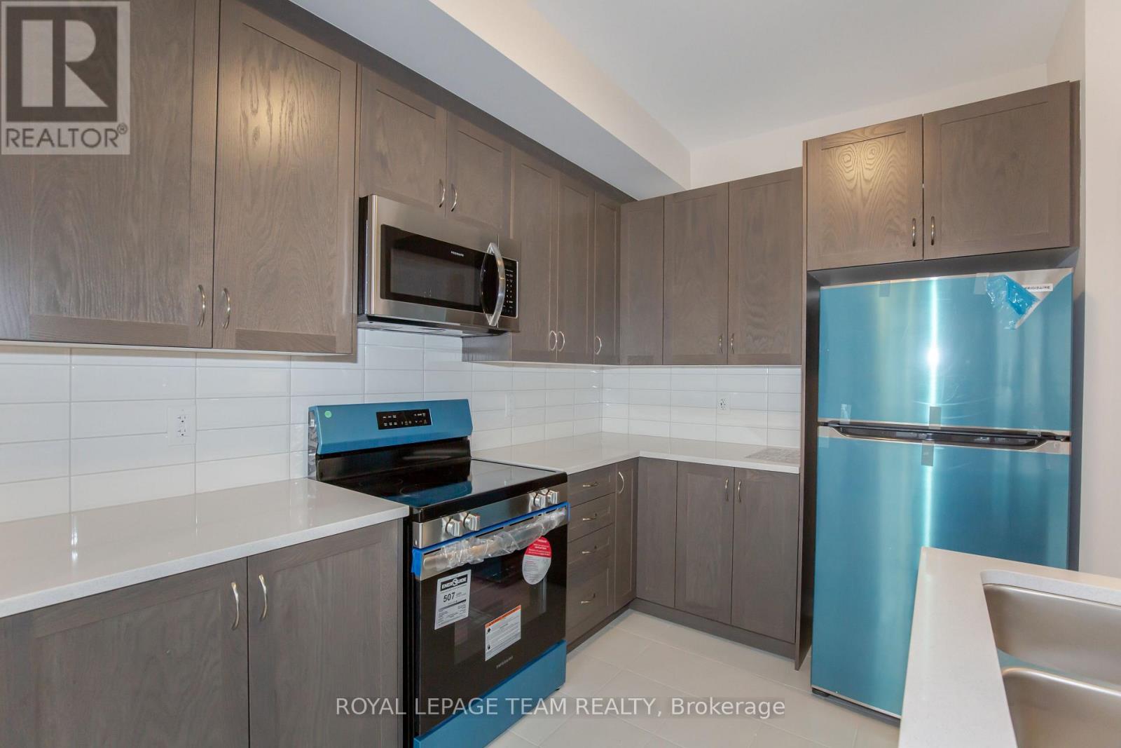 219 Invention Boulevard, Ottawa, Ontario  K2W 0K8 - Photo 7 - X12858440