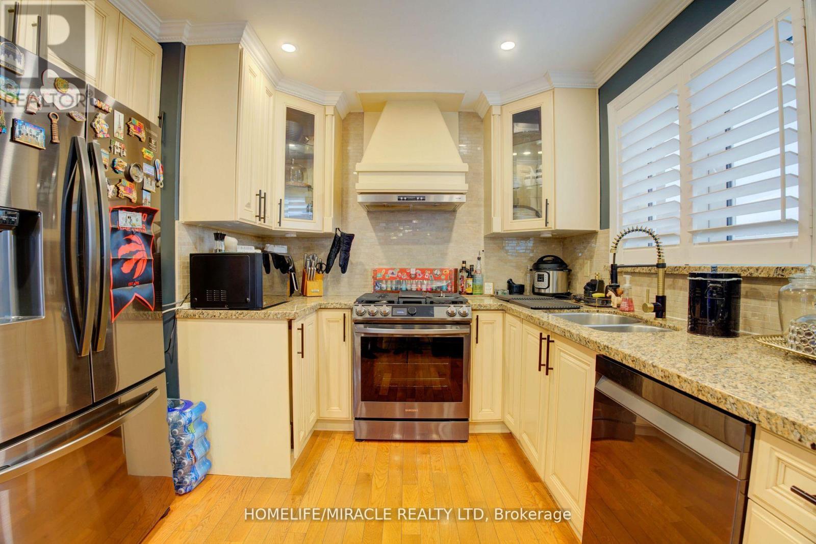 6 Rima Court, Toronto, Ontario  M9C 4C8 - Photo 9 - W12852258