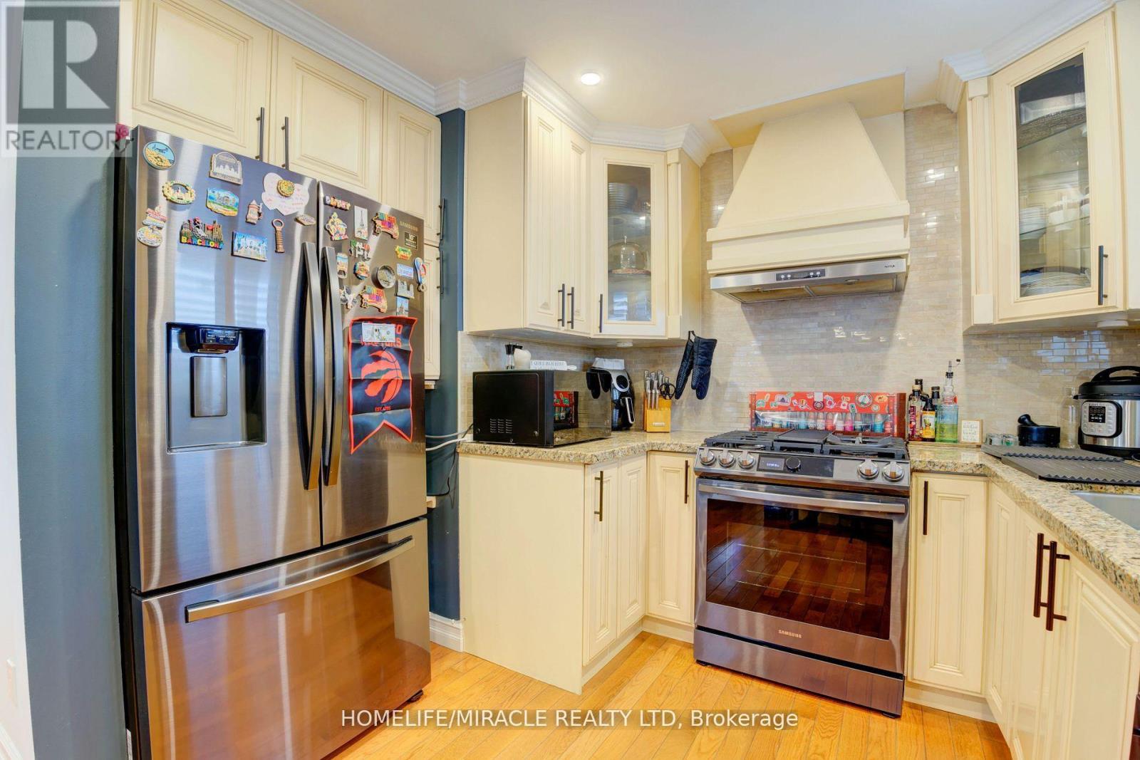 6 Rima Court, Toronto, Ontario  M9C 4C8 - Photo 7 - W12852258