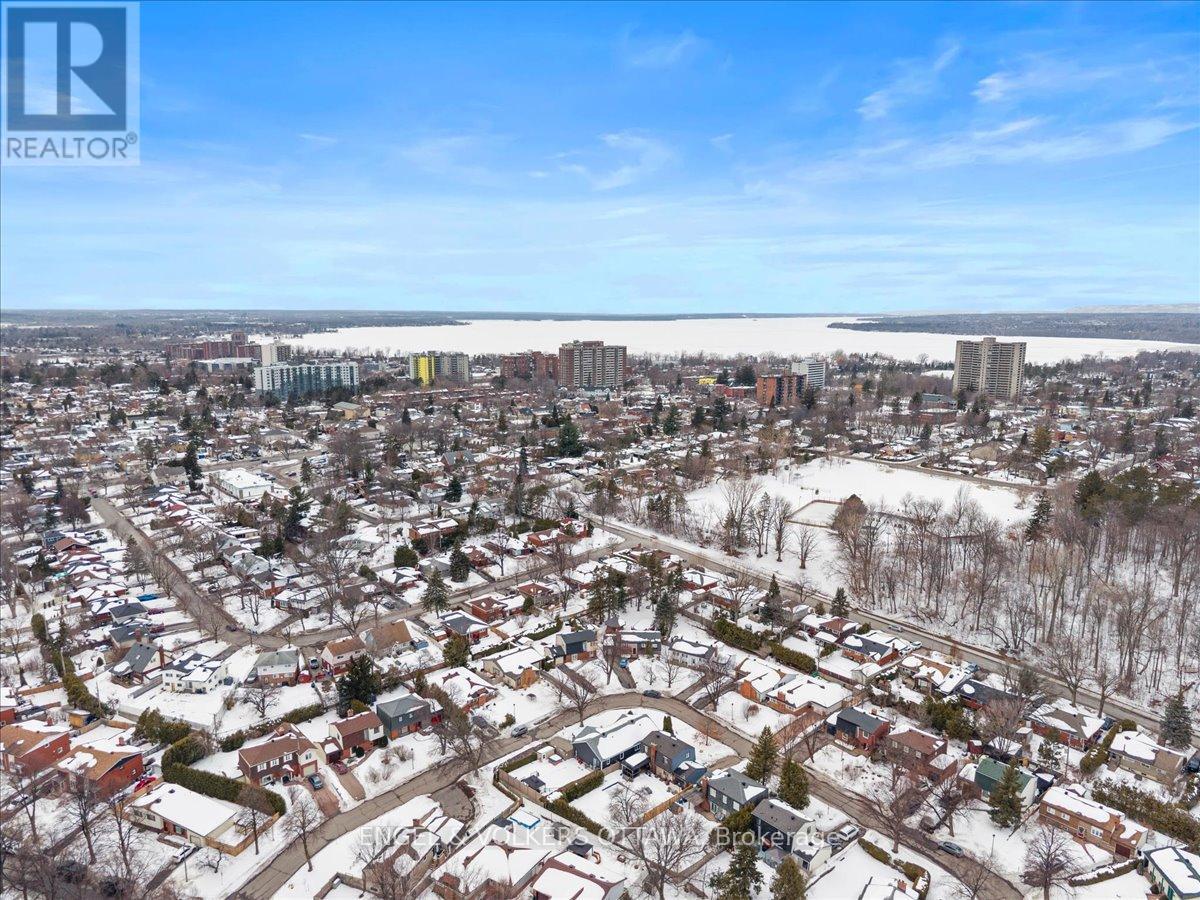 1005 Gold Crescent, Ottawa, Ontario  K2B 8C4 - Photo 42 - X12855888