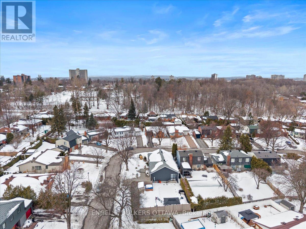 1005 Gold Crescent, Ottawa, Ontario  K2B 8C4 - Photo 40 - X12855888