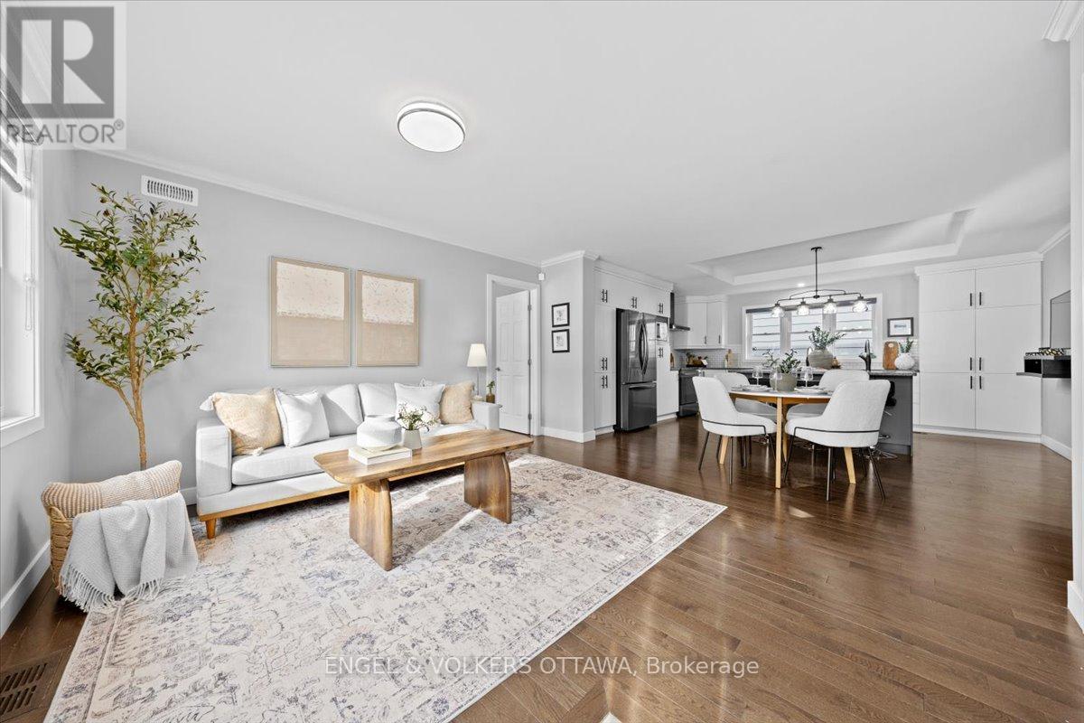 1005 Gold Crescent, Ottawa, Ontario  K2B 8C4 - Photo 4 - X12855888