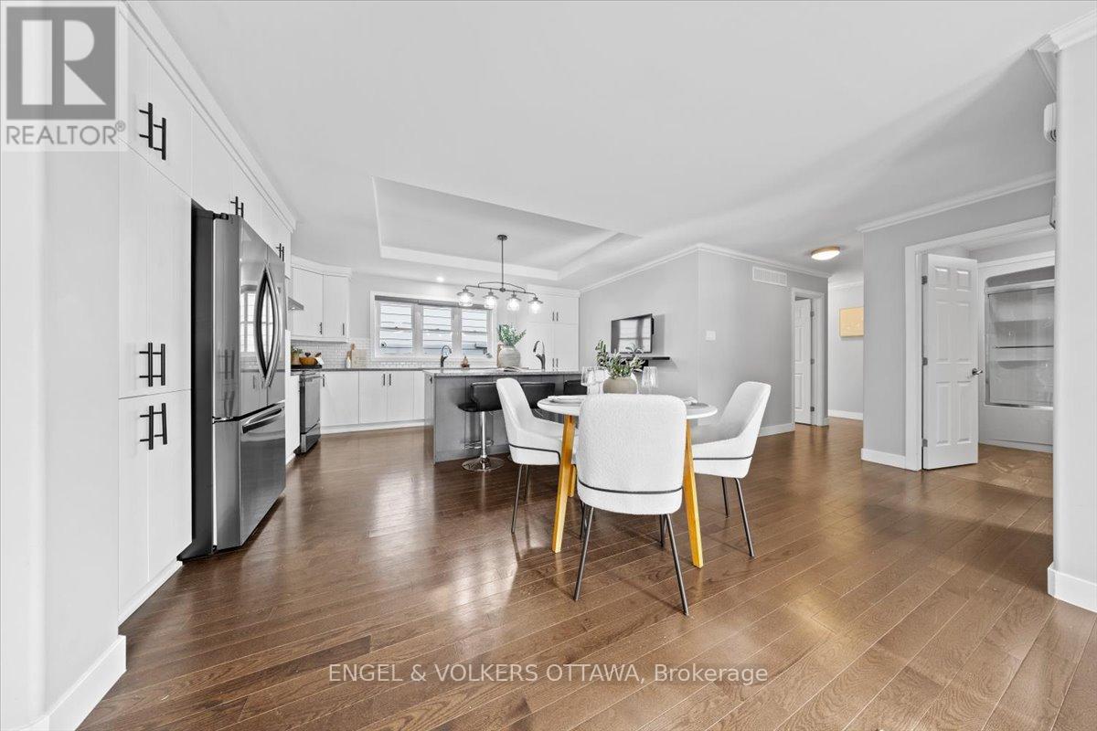 1005 Gold Crescent, Ottawa, Ontario  K2B 8C4 - Photo 5 - X12855888