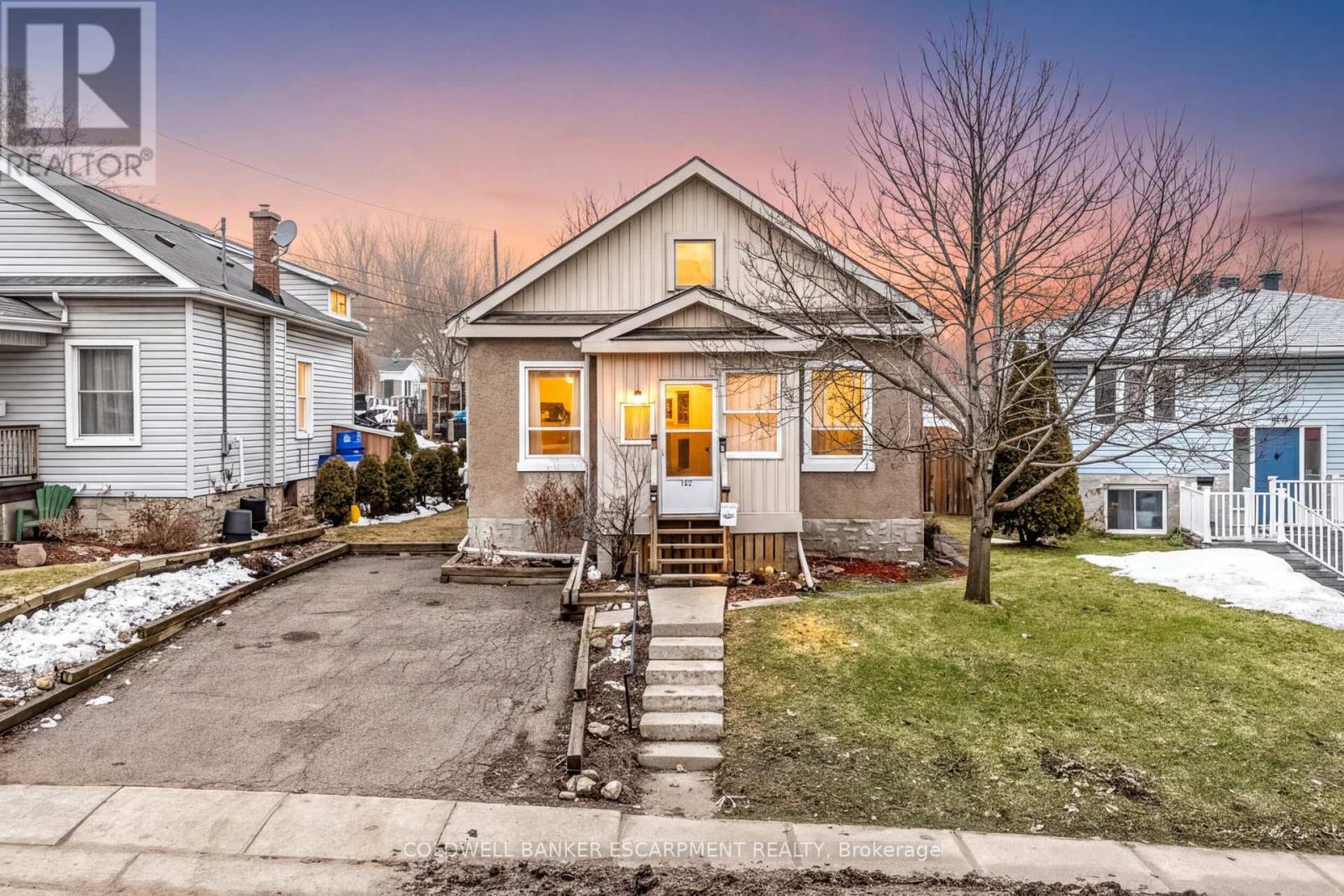 122 CEDAR STREET, Cambridge, Ontario