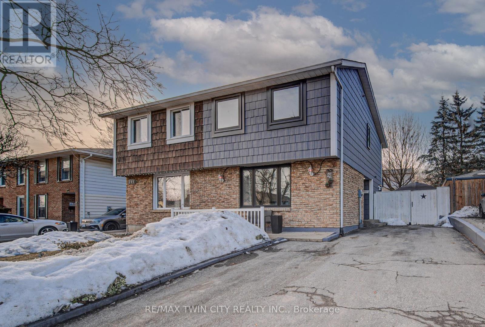 150 GLAMIS ROAD, cambridge, Ontario