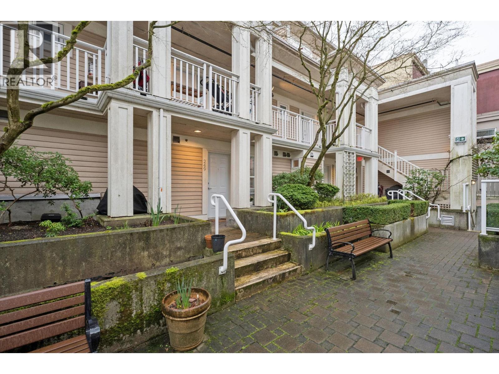 249 2565 W Broadway, Vancouver, British Columbia  V6K 2E9 - Photo 3 - R3096250