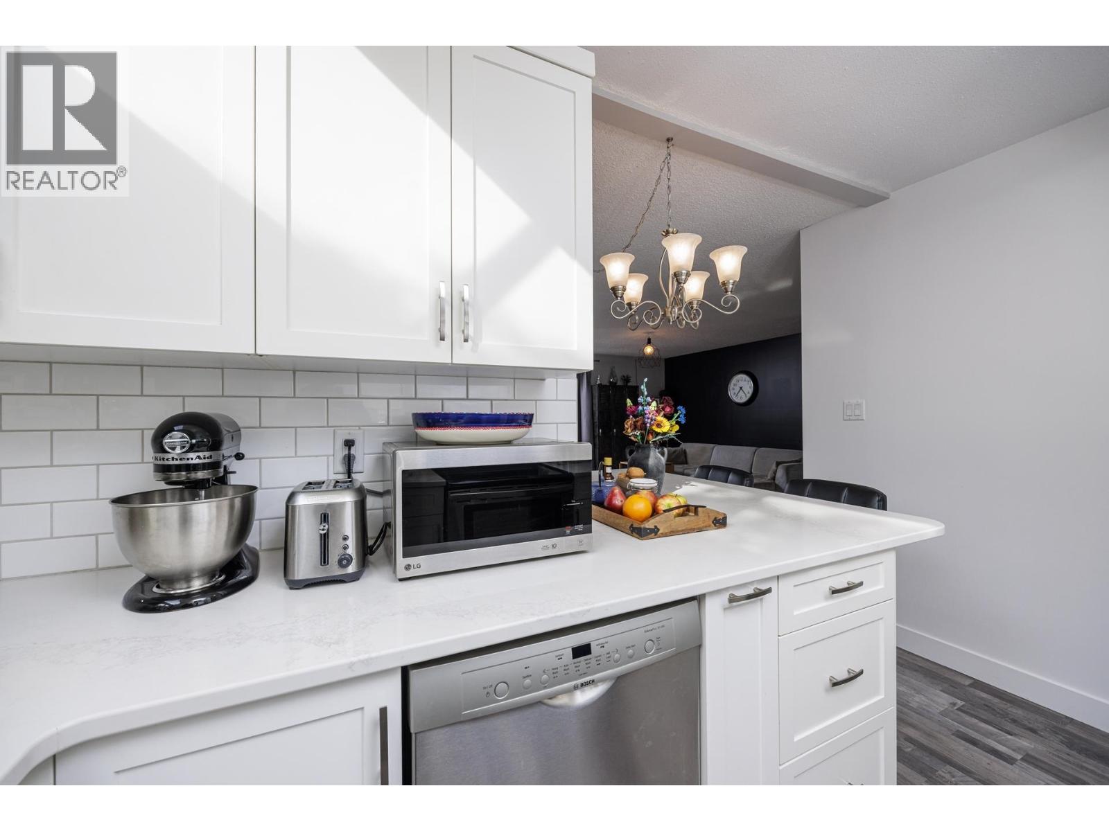 3132 Lonsdale Avenue, North Vancouver, British Columbia V7N 3J8 - Photo 9 - R3088774