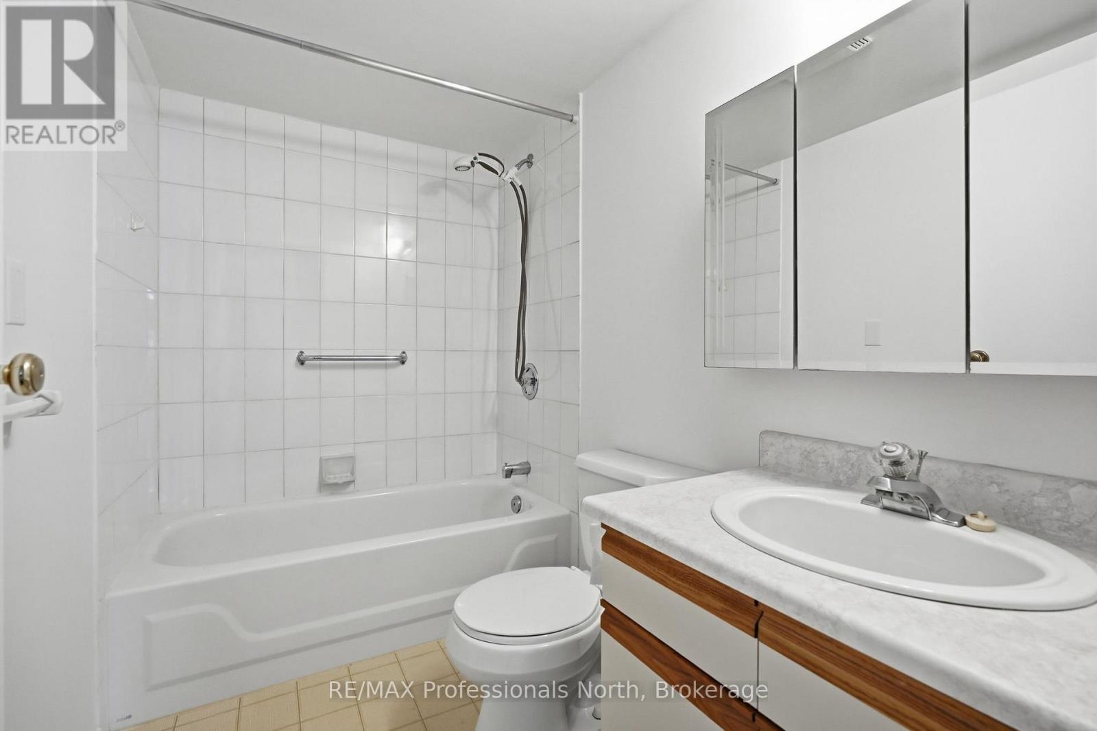 105 - 38 Monck Road, Bracebridge, Ontario  P1L 1P4 - Photo 25 - X12858542