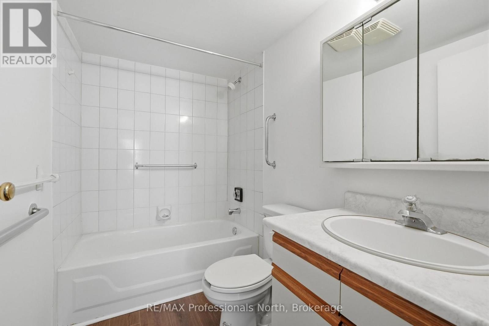 105 - 38 Monck Road, Bracebridge, Ontario  P1L 1P4 - Photo 30 - X12858542