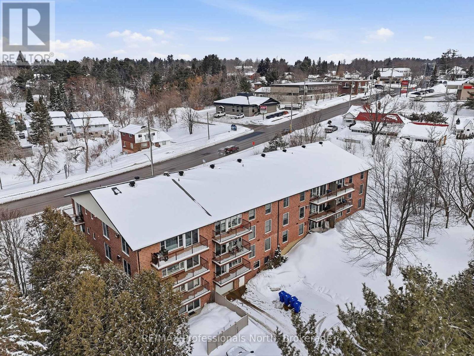 105 - 38 Monck Road, Bracebridge, Ontario  P1L 1P4 - Photo 4 - X12858542