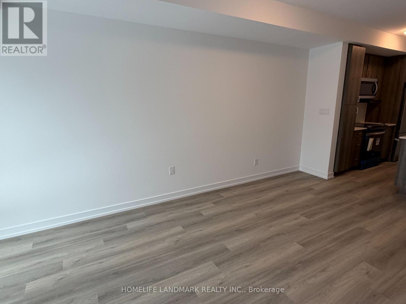 107 - 51 Jefferson Side Road, Richmond Hill, Ontario  L4E 1M1 - Photo 4 - N12856362