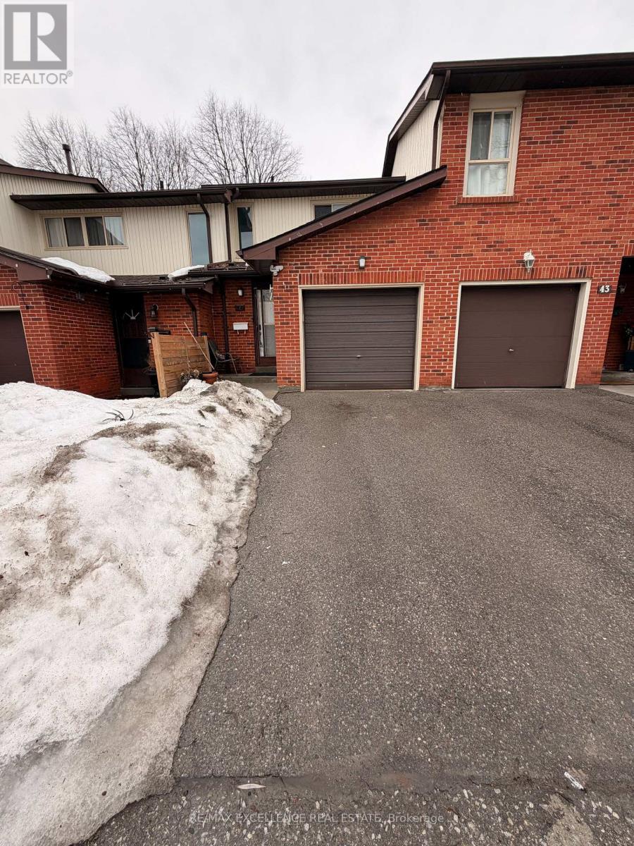 42 - 42 FOSTER CRESCENT, Brampton, Ontario