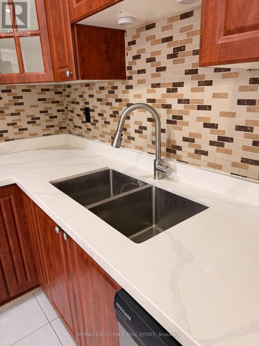 42 - 42 Foster Crescent, Brampton, Ontario  L6V 3M7 - Photo 11 - W12858518