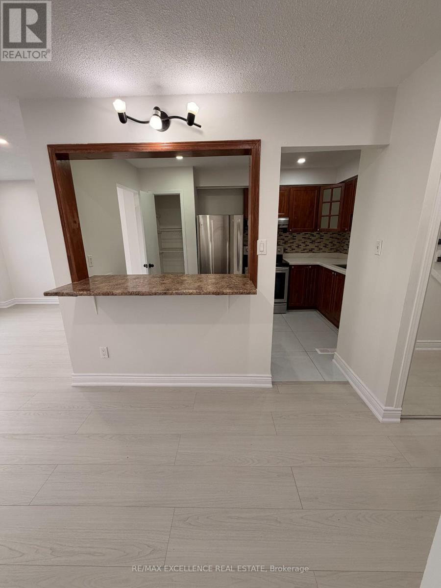 42 - 42 Foster Crescent, Brampton, Ontario  L6V 3M7 - Photo 7 - W12858518