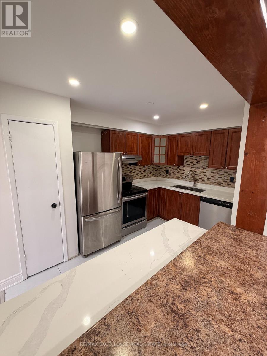 42 - 42 Foster Crescent, Brampton, Ontario  L6V 3M7 - Photo 8 - W12858518