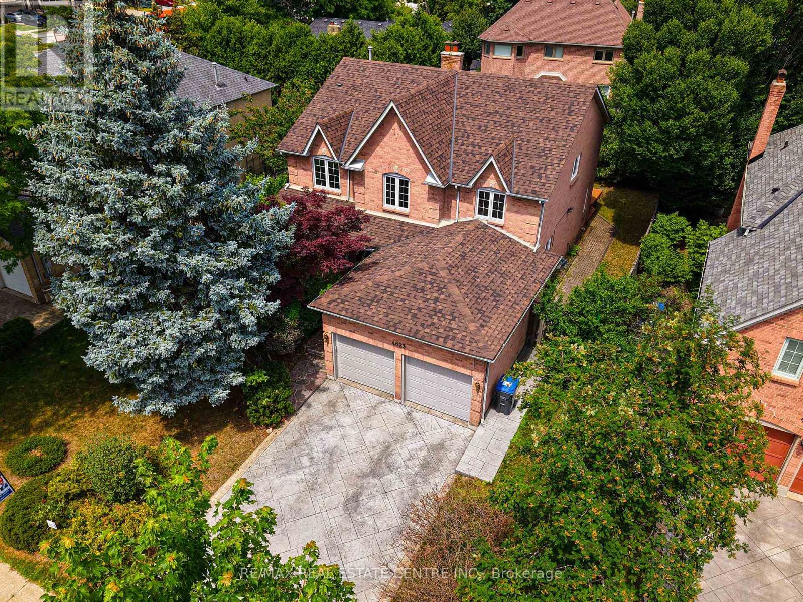 4623 Hewicks Lane, Mississauga (East Credit), Ontario  L5M 3L8 - Photo 3 - W12858520