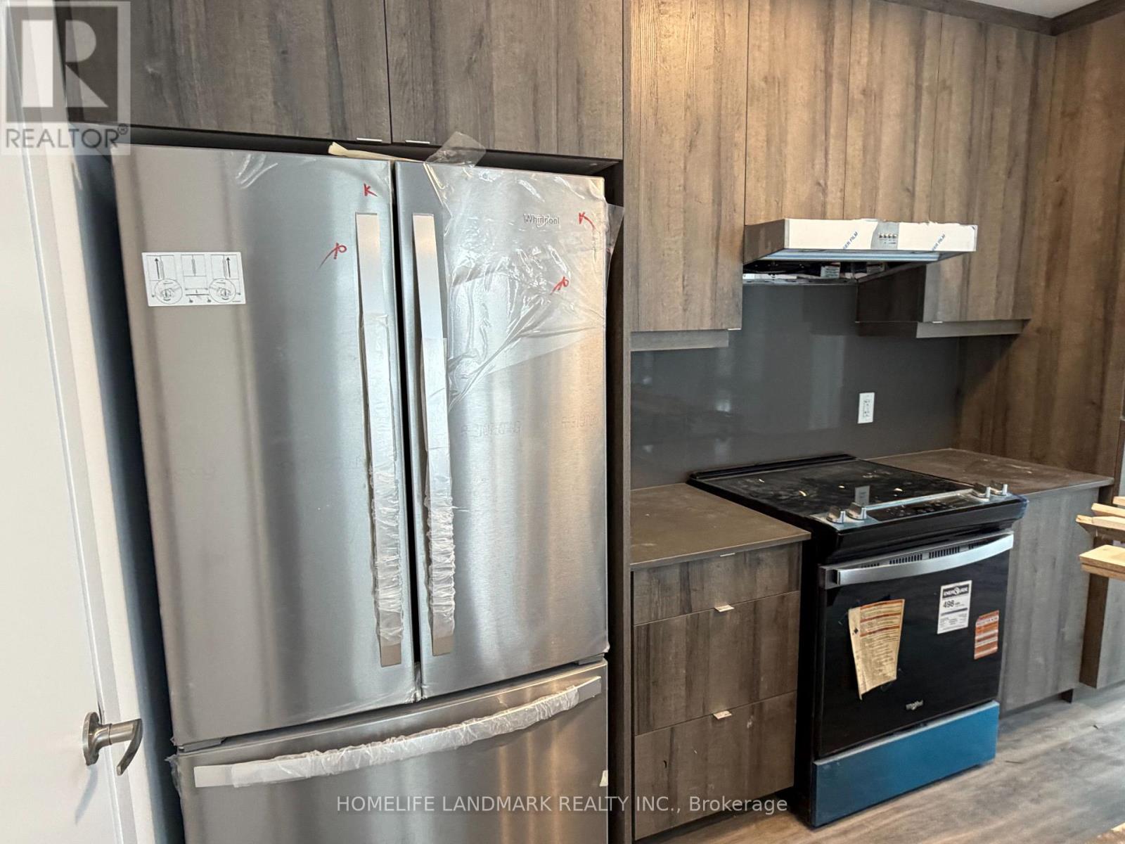 10 Bancroft Lane, Richmond Hill, Ontario  L4E 1M1 - Photo 4 - N12856218