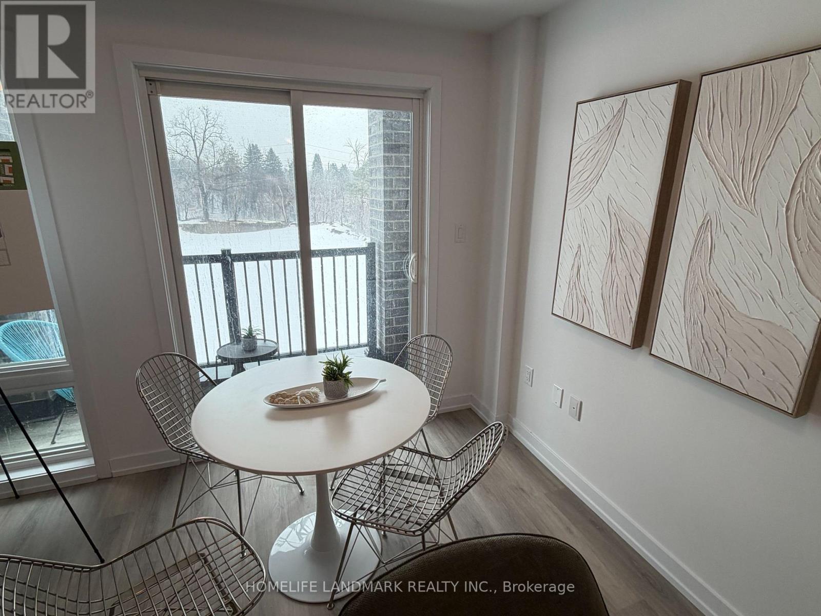 209 - 3 Bancroft Lane, Richmond Hill, Ontario  L4E 1M1 - Photo 2 - N12856470