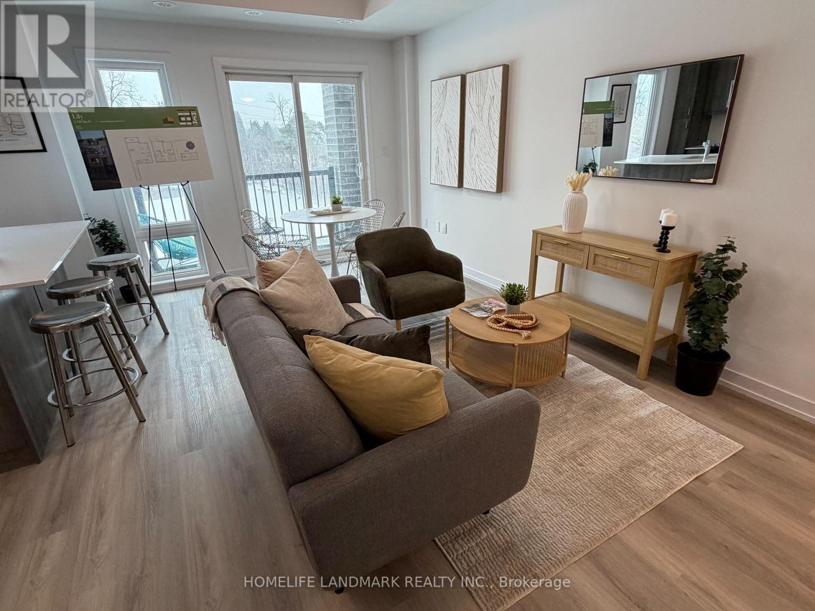 209 - 3 Bancroft Lane, Richmond Hill, Ontario  L4E 1M1 - Photo 4 - N12856470