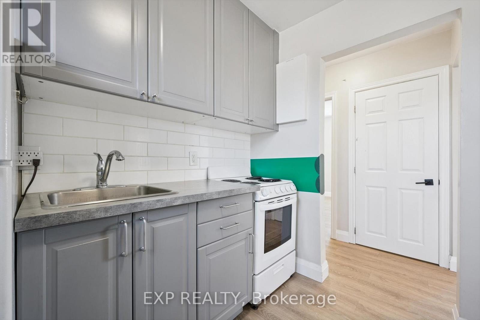 253 Sydney Street S, Kitchener, Ontario  N2G 3V8 - Photo 25 - X12846268