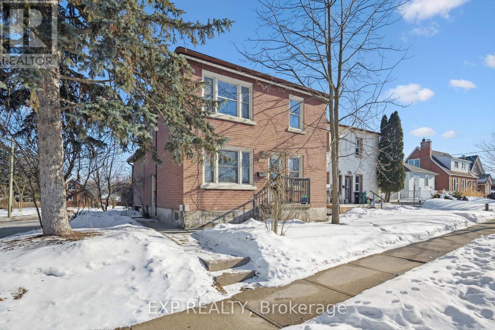 253 Sydney Street S, Kitchener, Ontario  N2G 3V8 - Photo 2 - X12846268