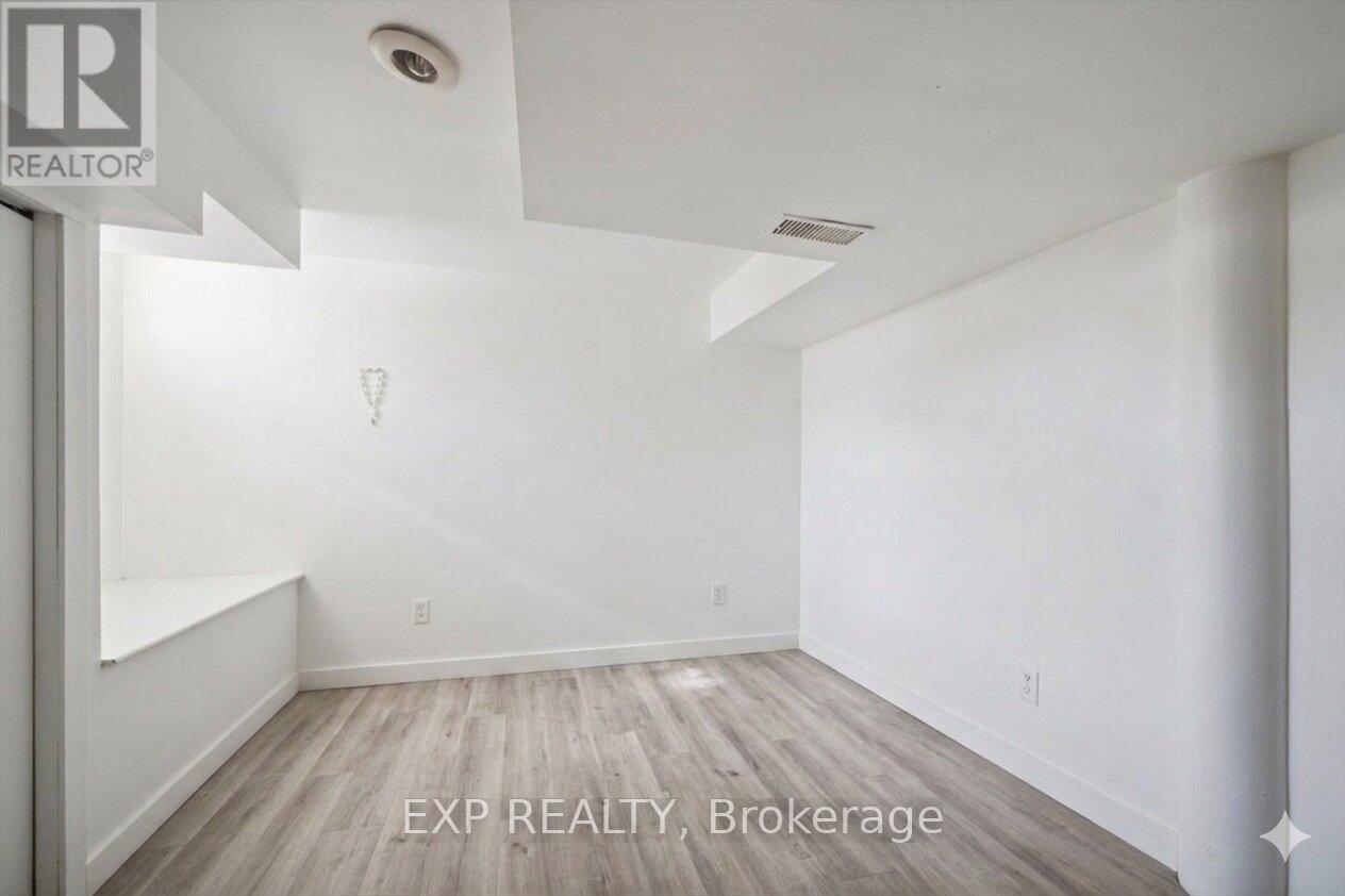 253 Sydney Street S, Kitchener, Ontario  N2G 3V8 - Photo 45 - X12846268