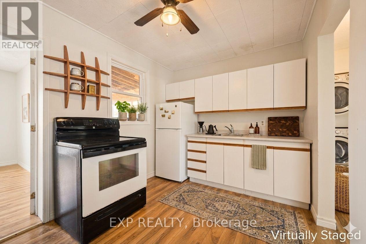 253 Sydney Street S, Kitchener, Ontario  N2G 3V8 - Photo 5 - X12846268