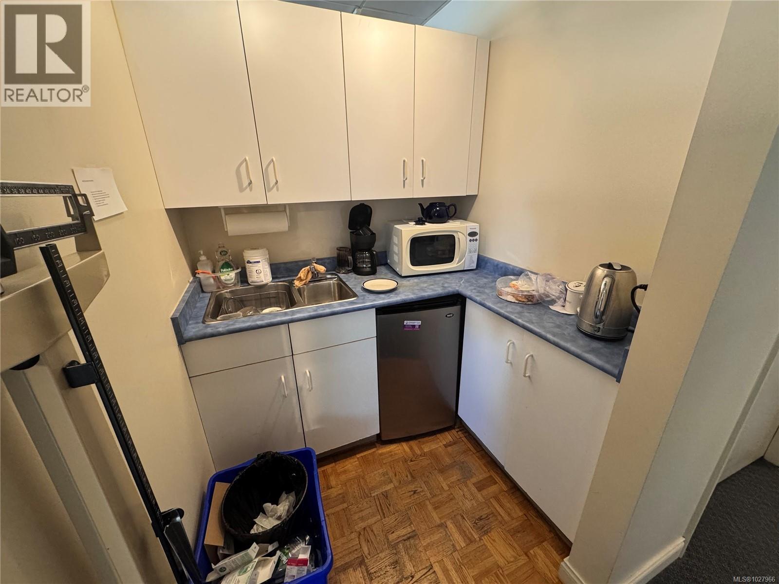 326 1175 Cook St, Victoria, British Columbia  V8V 4A1 - Photo 4 - 1027966