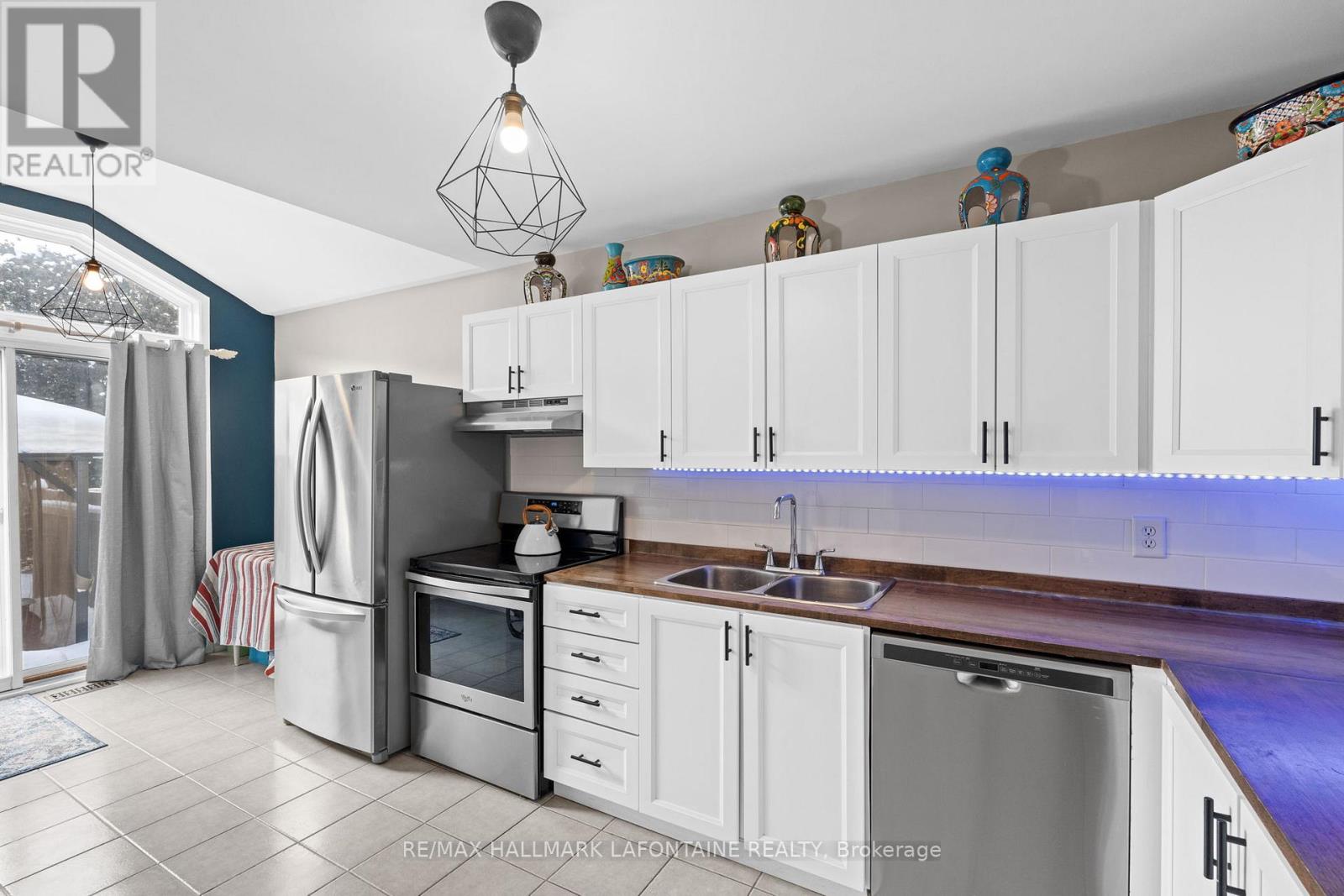 1802 Turnberry Road, Ottawa, Ontario  K1E 3V1 - Photo 10 - X12858588