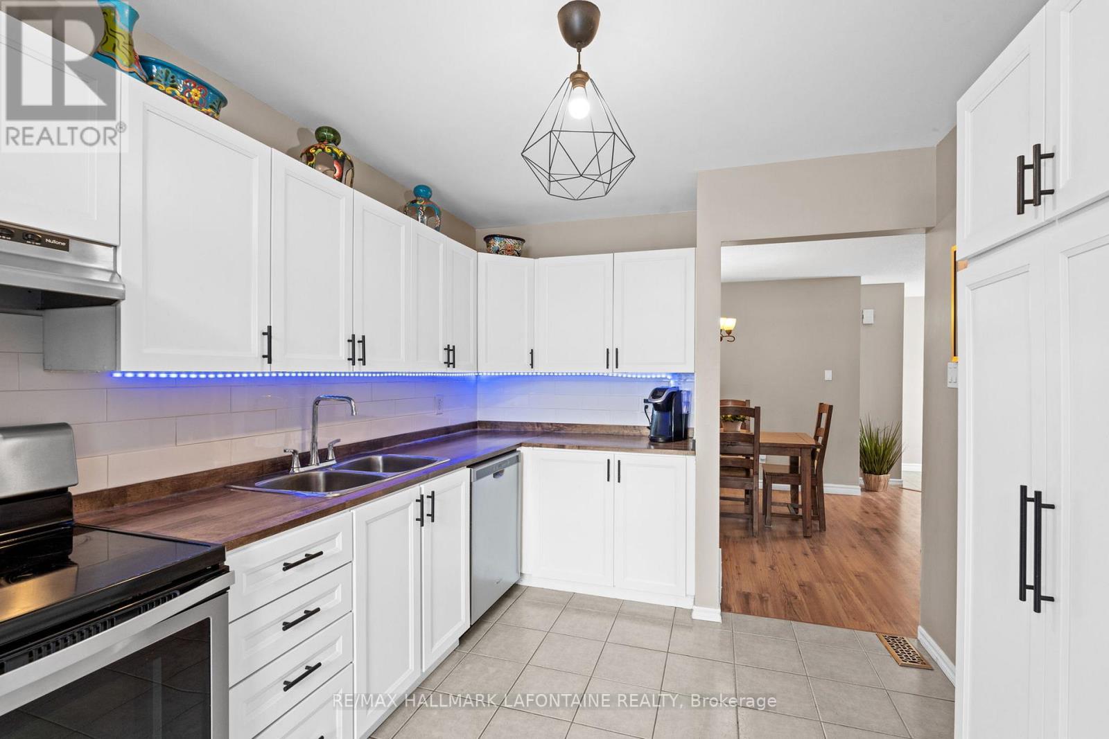 1802 Turnberry Road, Ottawa, Ontario  K1E 3V1 - Photo 11 - X12858588