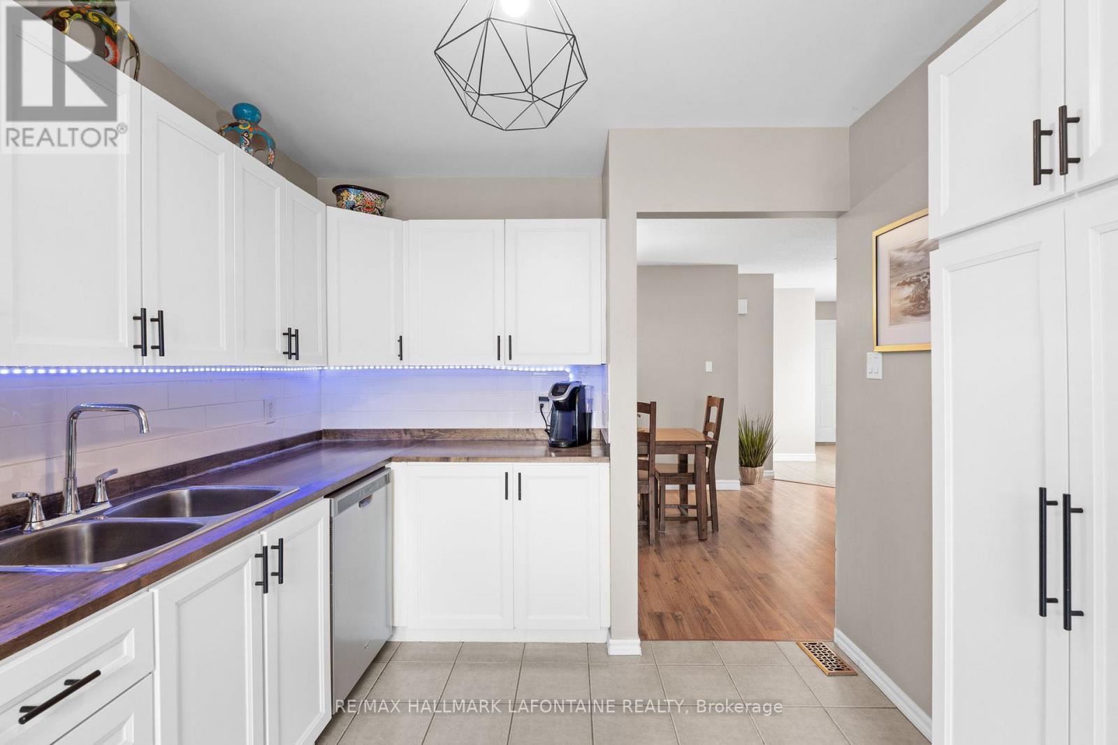 1802 Turnberry Road, Ottawa, Ontario  K1E 3V1 - Photo 12 - X12858588