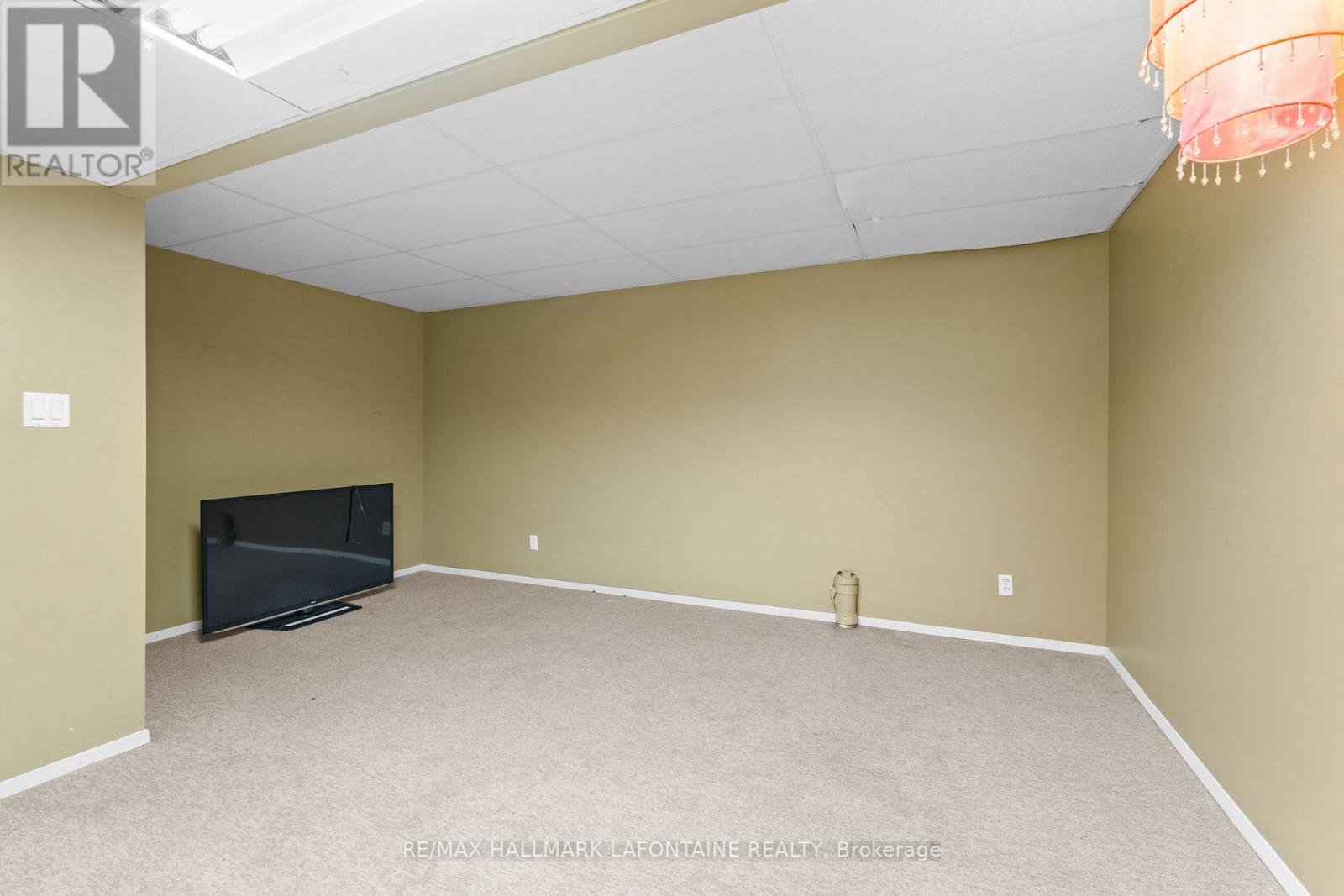 1802 Turnberry Road, Ottawa, Ontario  K1E 3V1 - Photo 23 - X12858588