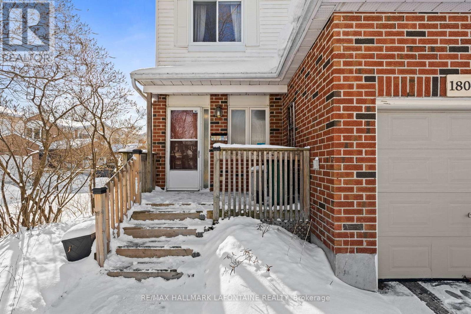 1802 Turnberry Road, Ottawa, Ontario  K1E 3V1 - Photo 3 - X12858588