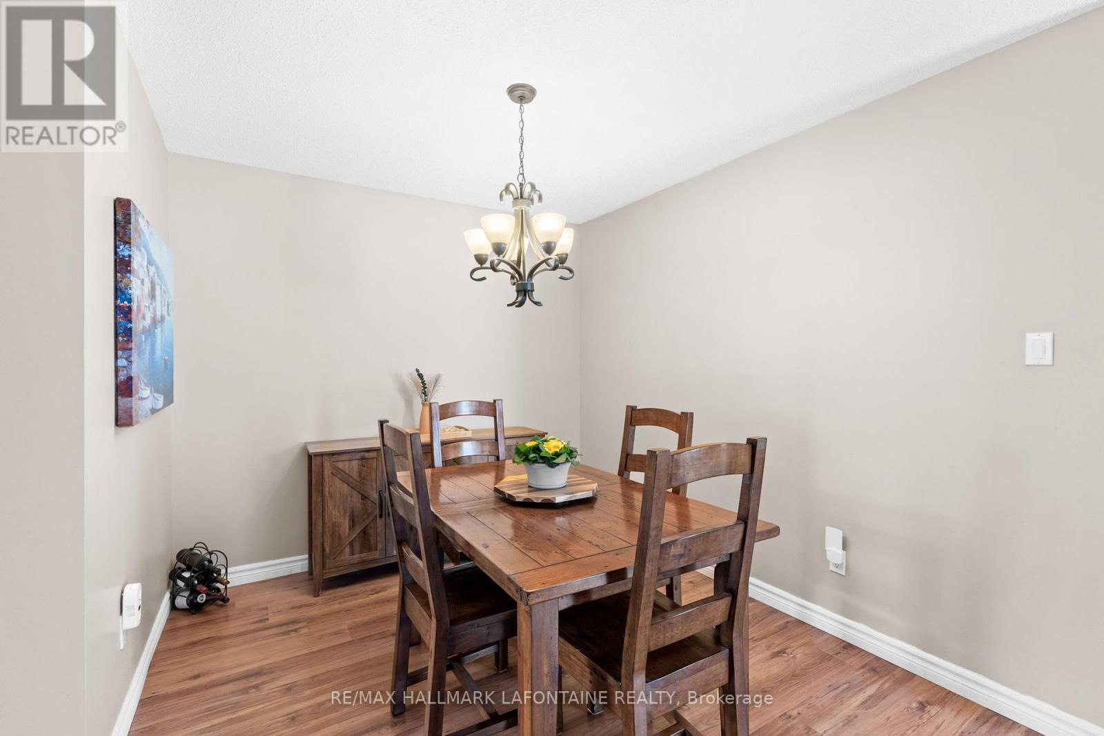 1802 Turnberry Road, Ottawa, Ontario  K1E 3V1 - Photo 8 - X12858588