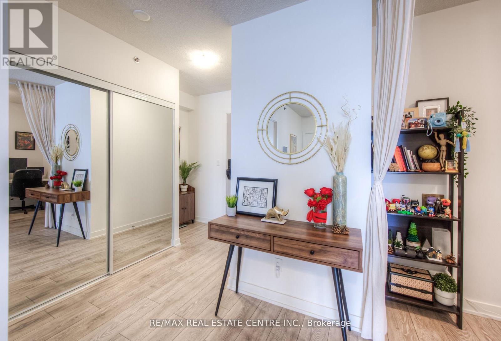 B310 - 3200 Dakota Common Road, Burlington, Ontario  L7M 2A8 - Photo 5 - W12856752