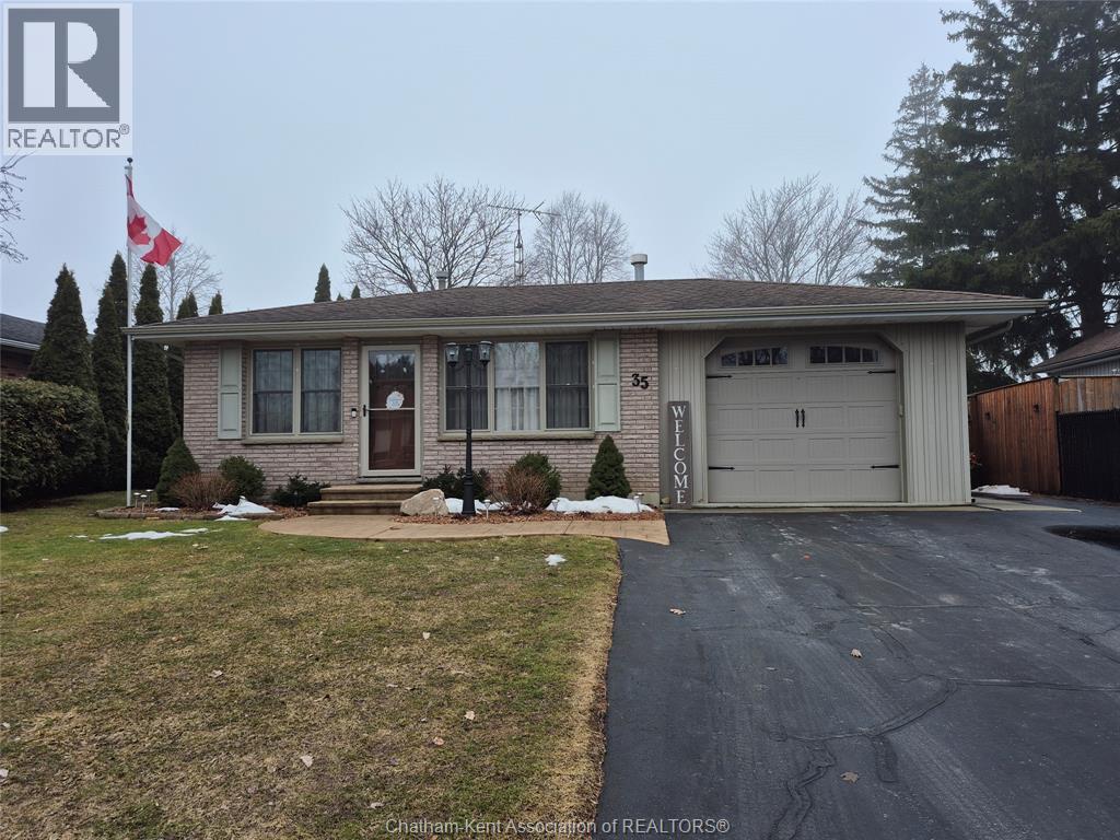 35 Richard Street South, Ridgetown, Ontario  N0P 2C0 - Photo 1 - 26001877