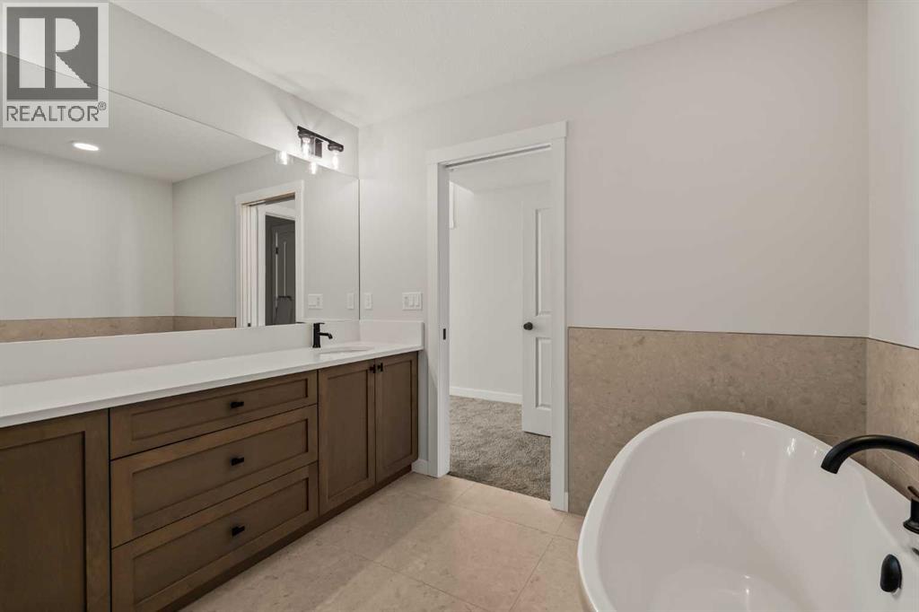 219 Silver Spruce Grove Sw, Calgary, Alberta  T2X 5M2 - Photo 31 - A2283857