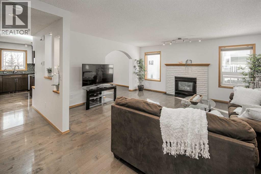 28 Hamptons Heath Nw, Calgary, Alberta  T3A 5E8 - Photo 4 - A2291094