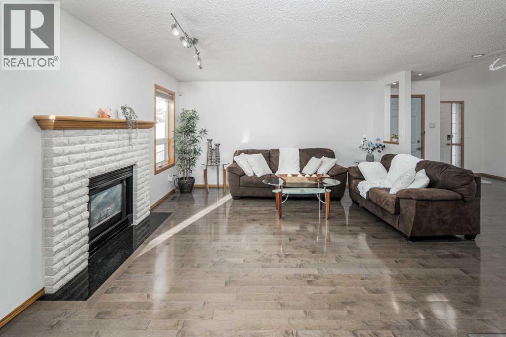 28 Hamptons Heath Nw, Calgary, Alberta  T3A 5E8 - Photo 5 - A2291094