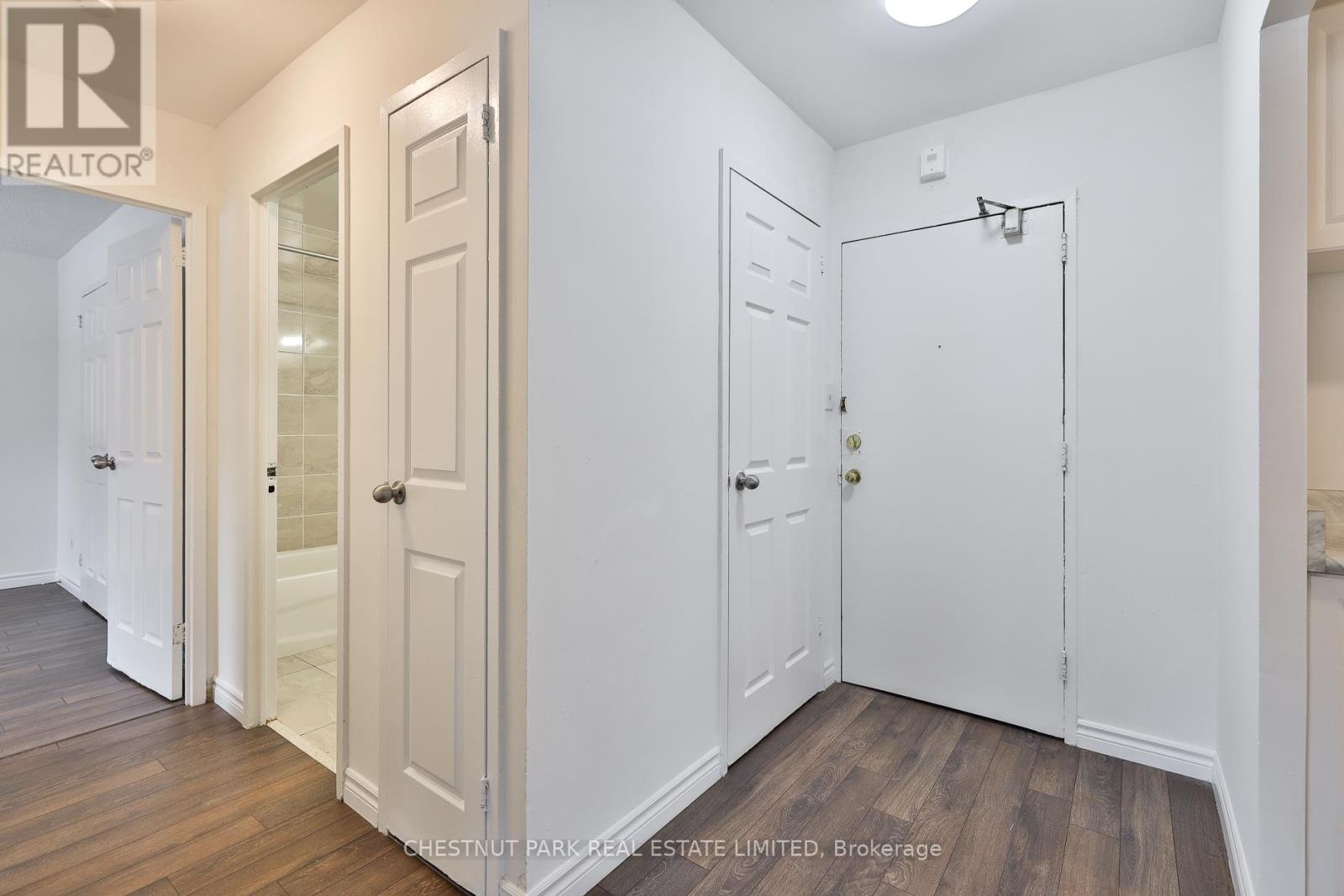 106 - 900 Glen Street, Oshawa, Ontario  L1J 5Z4 - Photo 3 - E12858598